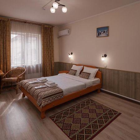 Alpinist Hotel Бишкек Экстерьер фото